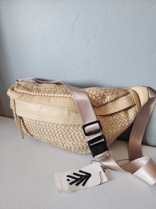 Claramonte Handbags - Claramonte Large Sling Bag "NEW"